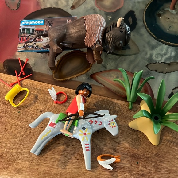 Playmobil set 3731 - complete Bison Hunter - Picture 2 of 9